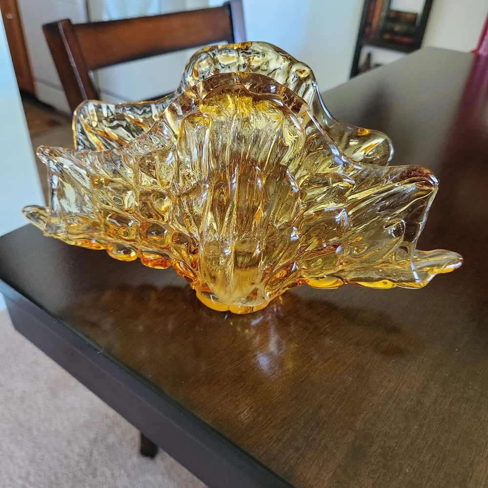 ARTISTIC AMBER GLASS DISH